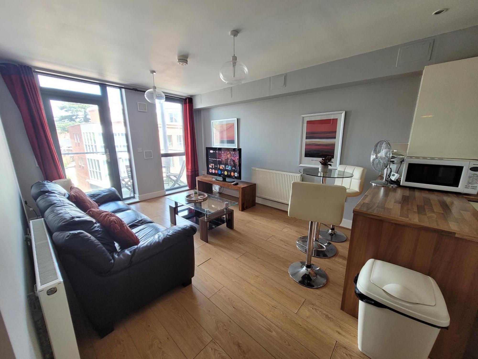 Lesley Court- A Lovely Spacious 2 Bedroom Apartment By Catchpole Stays Chelmsford Exterior foto