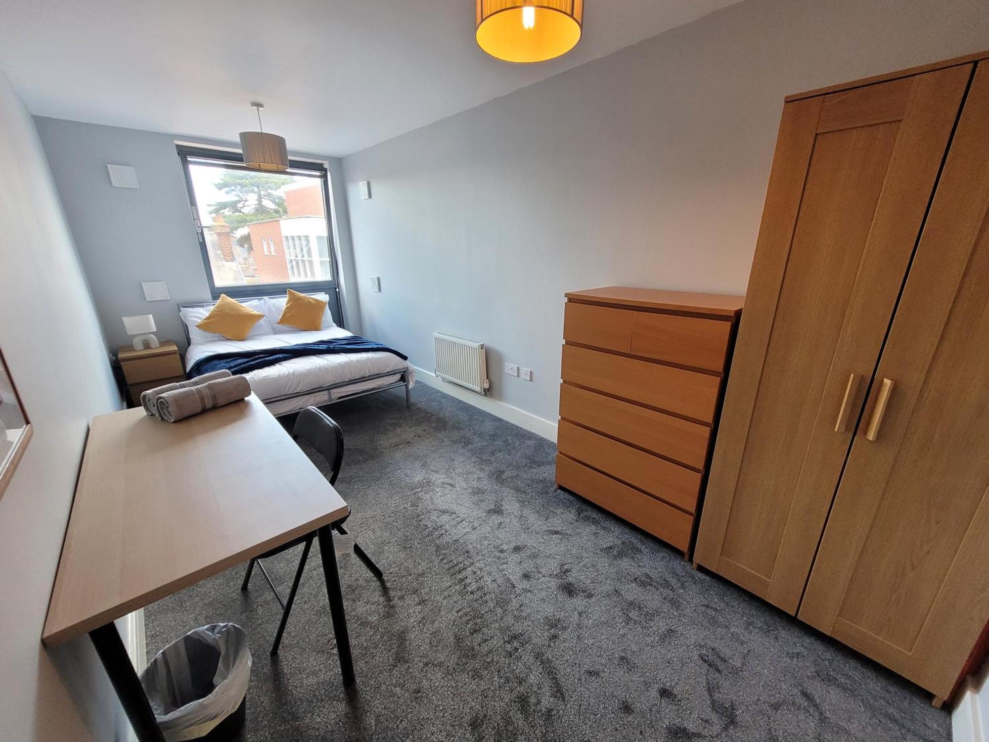 Lesley Court- A Lovely Spacious 2 Bedroom Apartment By Catchpole Stays Chelmsford Exterior foto